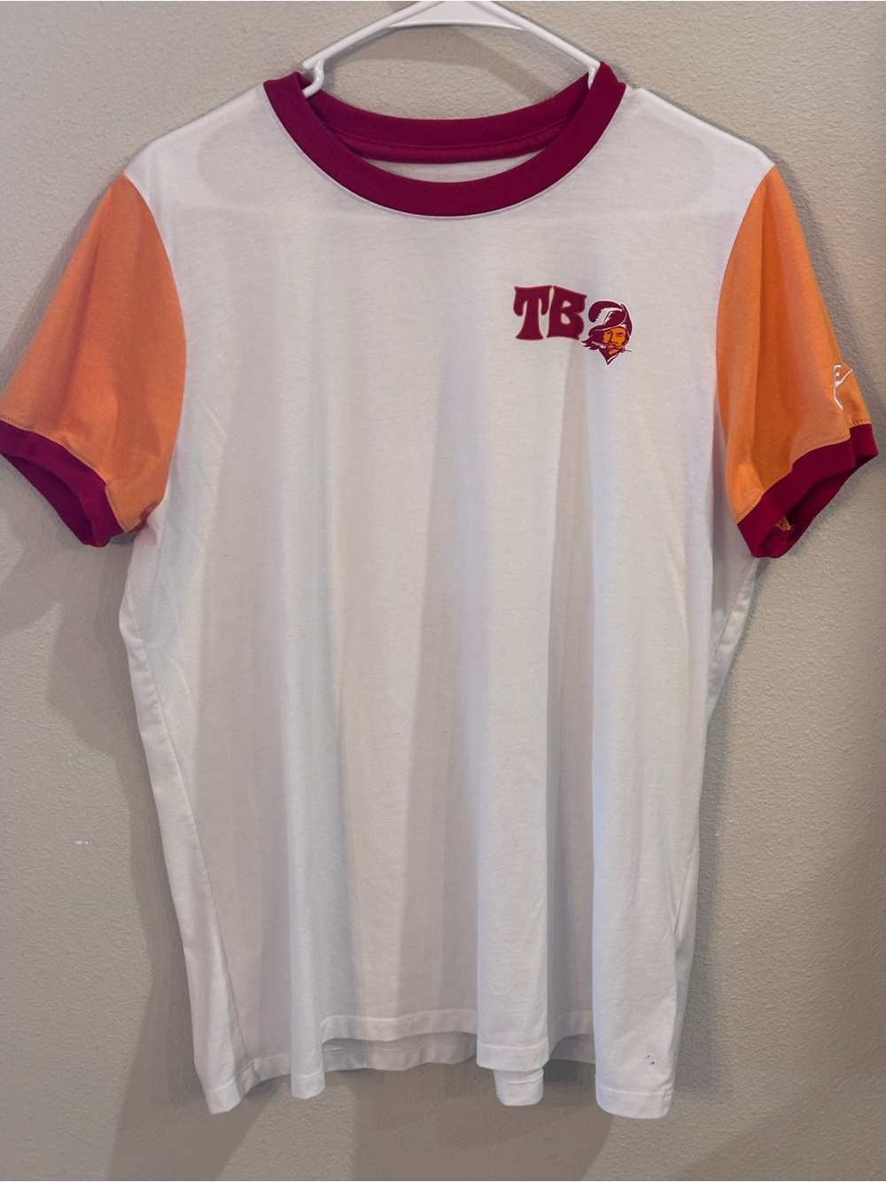 Nike TampaBay Bucs Throwback Ringer Tee, Women’s XXL